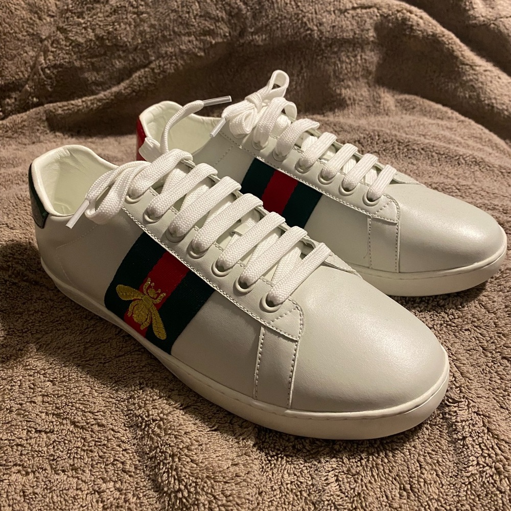 Designer Inspired White Sneakers with Red Green Gold Accents 9.5 - Picture 2 of 6